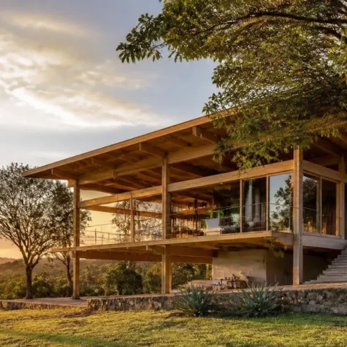 Casa em CLT no Interior de SP Substitui Concreto por Madeira