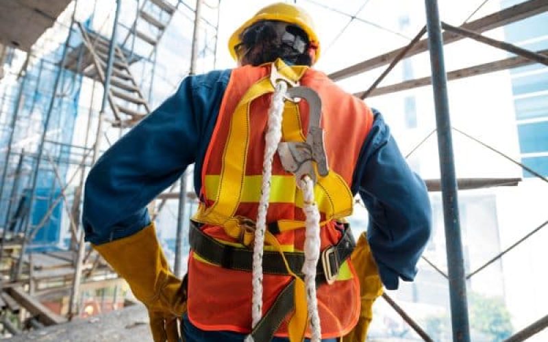 Segurança na Construção Civil: Como Reduzir Acidentes em Canteiros de Obras no Brasil