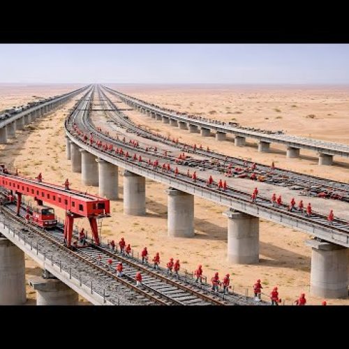 A China Cortou o Deserto da Mongólia Para Construir uma Ferrovia Elevada de 2.700 km