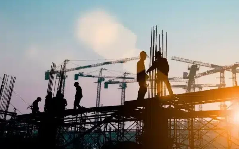Como as obras públicas na construção civil estão impulsionando o setor em 2025